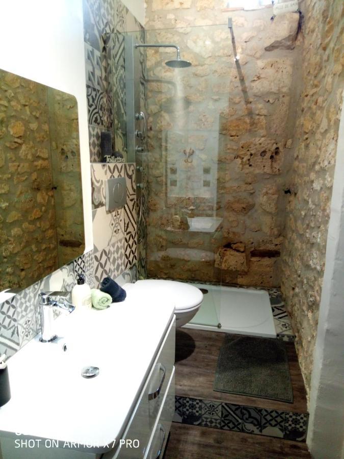 Bed and Breakfast Coeur De Vigne A Colombier 24560 Issigeac Exterior foto